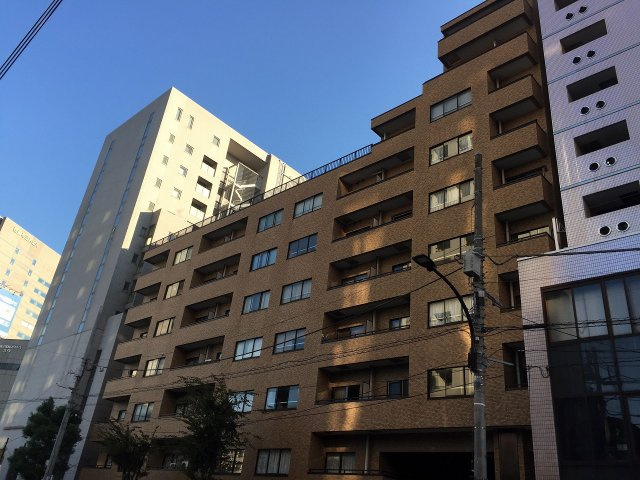 ドミール南青山の外観