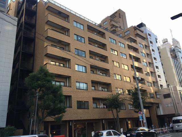 ドミール南青山の外観