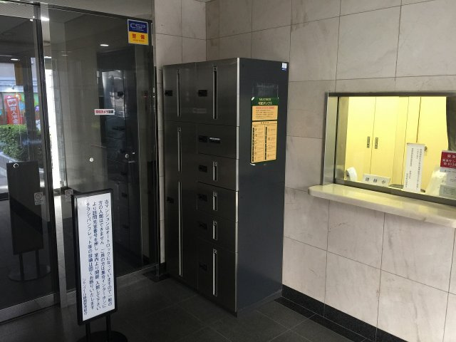 シャンノール綾瀬のエントランス