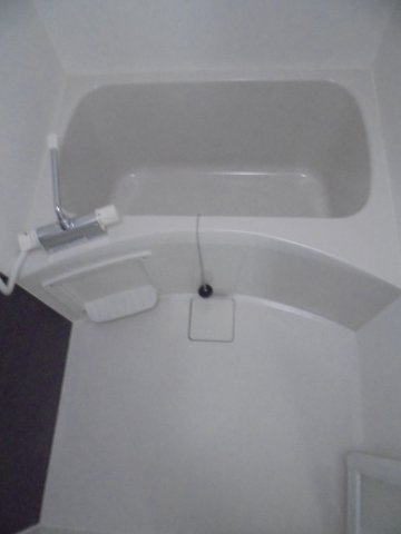 リブリ・KYUBU【キューブ】の浴室