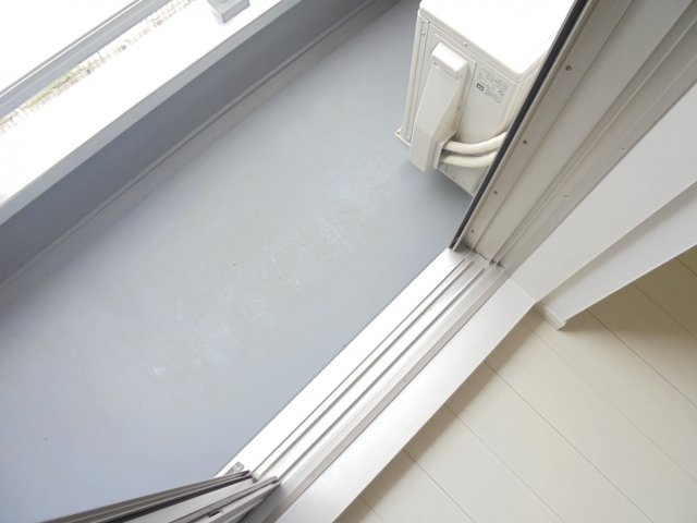 リブリ・KYUBU【キューブ】のバルコニー