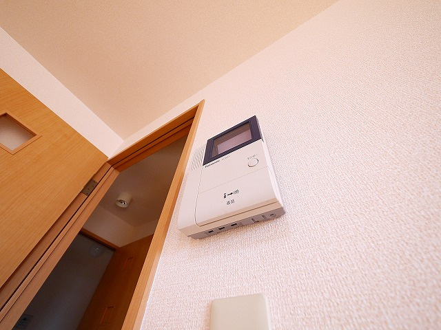 グランド　郡山の設備|モニター付きインターホンです