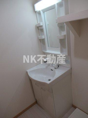 【洗面所】 | アクロスフェリオ（長瀬賃貸） | コンパクトで使いやすい洗面所