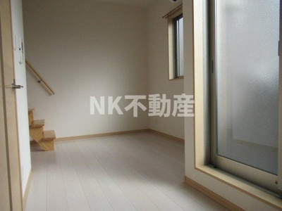 【居間・リビング】 | アクロスフェリオ（長瀬賃貸） | 洋室です