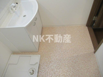 【洗面所】 | グランオリオン柏田東町（長瀬賃貸） | 明るい洗面所です