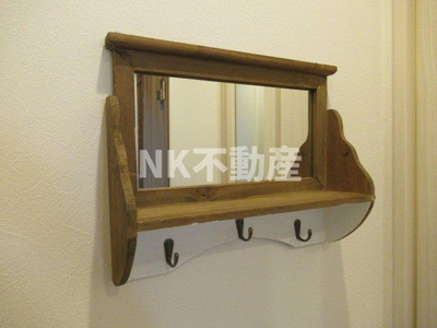 【玄関】 | グランオリオン柏田東町（長瀬賃貸） | 玄関に棚があります