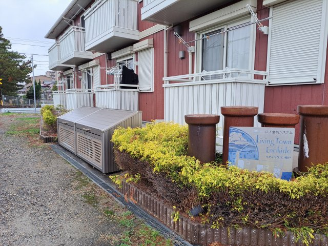 リビングタウン榎戸C棟のエントランス