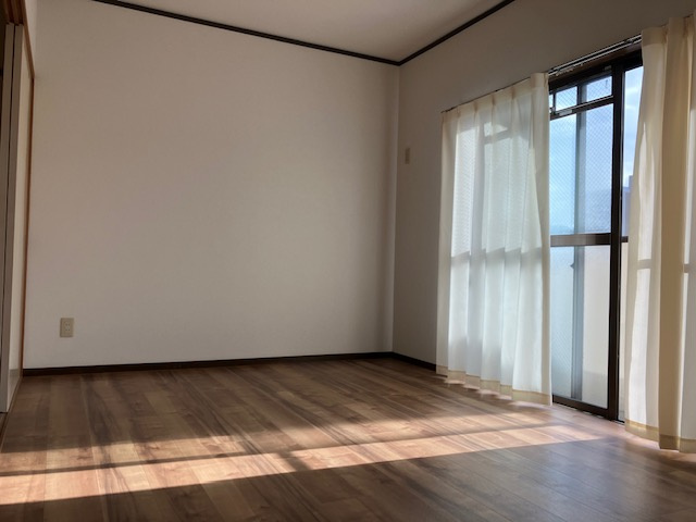 メゾン神代の居間・リビング