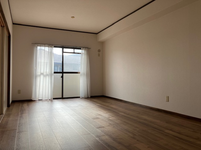 メゾン神代の居間・リビング