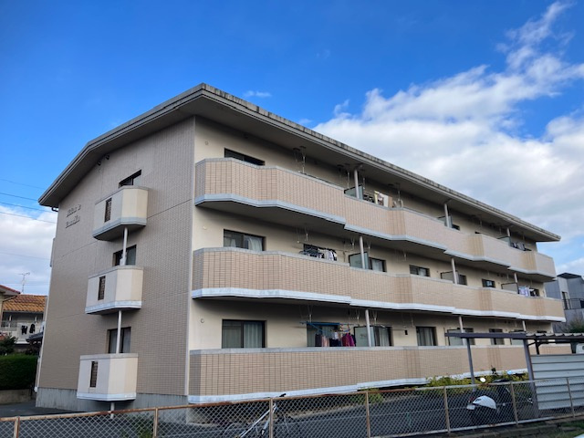 メゾン神代の外観