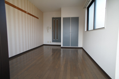 【洋室】 | ソレイユ下川