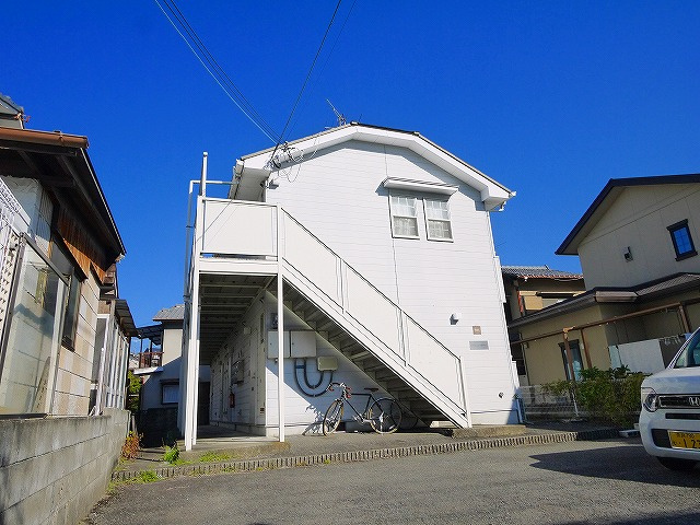 ハイツニューアイリスの外観|外はこのようになっています