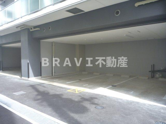 エスリード大阪城南グランデュクス　BRAVI不動産の駐車場|駐車場があります