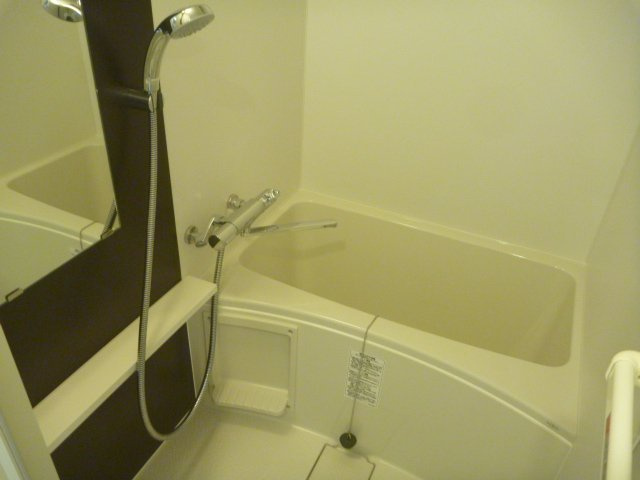 エスリード大阪城南グランデュクス　BRAVI不動産の浴室|【エスリード大阪城南グランデュクス】コンパクトで使いやすいお風呂です