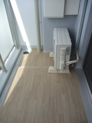 エスリード大阪城南グランデュクス　BRAVI不動産のバルコニー|【エスリード大阪城南グランデュクス】暖かな日差しのふりそそぐバルコニー