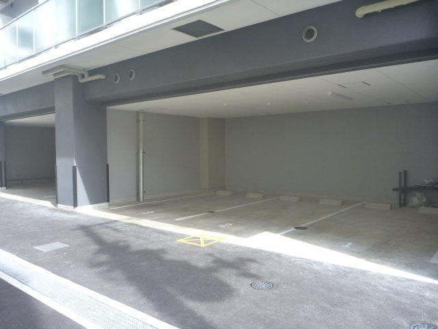 エスリード大阪城南グランデュクス　BRAVI不動産の駐車場|【エスリード大阪城南グランデュクス】カースペースがあります