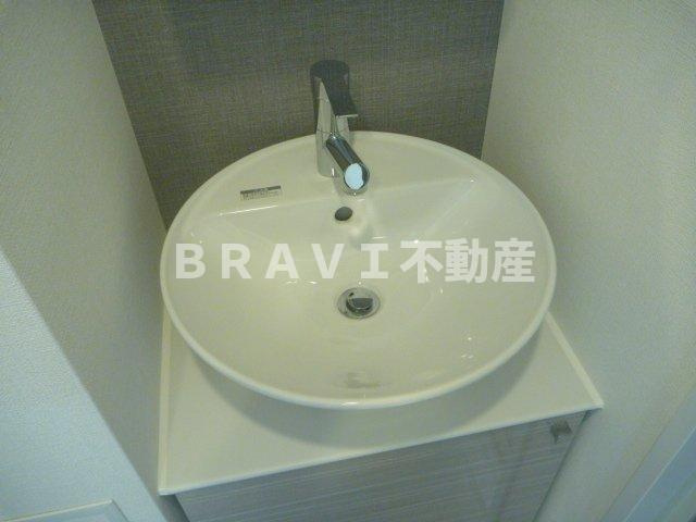 エスリード大阪城南グランデュクス　BRAVI不動産の洗面所|ゆったりとスペースのある洗面所