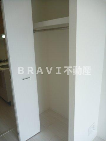 エスリード大阪城南グランデュクス　BRAVI不動産の収納|こまごまとしたものを収納できそうですね