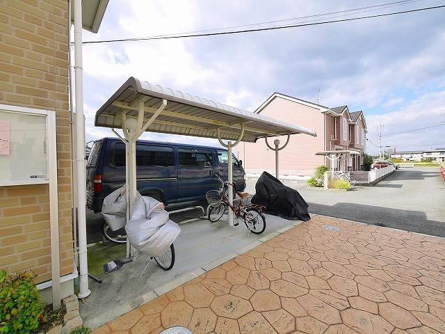 プロムナードⅡのその他共用部分|屋根付きの駐輪場です