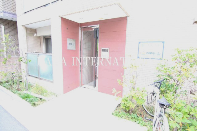 B－FLATのエントランス