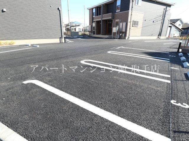 フィオーレⅡの駐車場