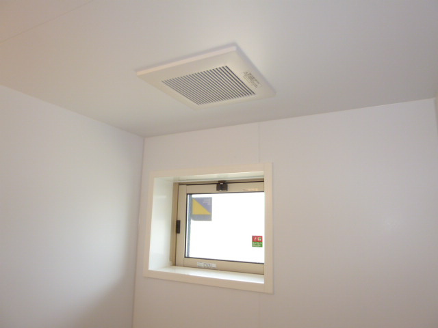 ノールヴィラージュⅡの浴室|浴室窓