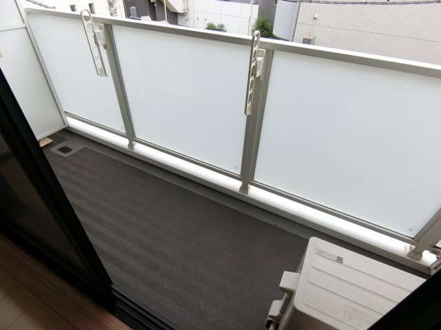 ＫＭＧビルのバルコニー