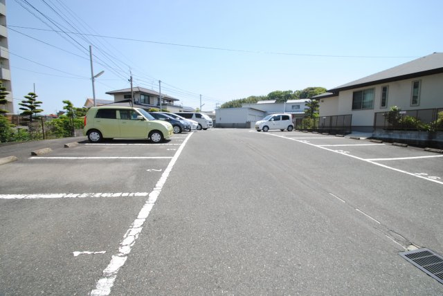 サンコーポ国分の駐車場