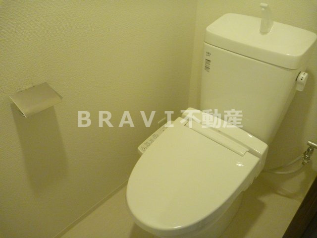 エスリード本町レジデンス　BRAVI不動産のトイレ|落ち着いたトイレです