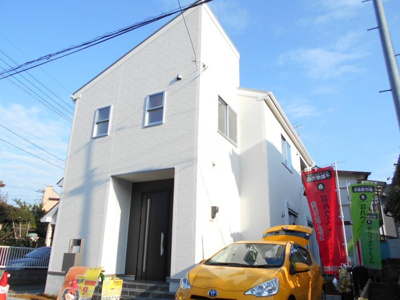 【外観】 | 岩槻区　仲町　角地　全1棟　1号棟　40坪 オープンハウス | 3290から2990万円から2680万円に価格変更です。内覧可能です。ローン相談もお任せ下さい。ローン合算も可能。