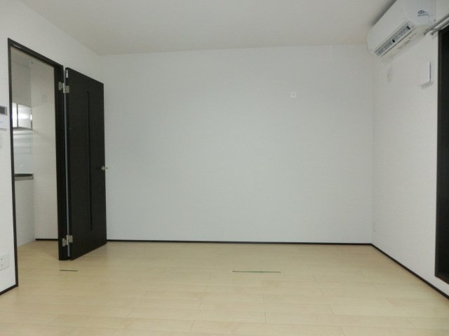 フジパレス三津屋Ⅲ番館の洋室