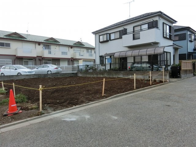 習志野市藤崎１丁目　売地　建築条件なし　更地　東南道路面
