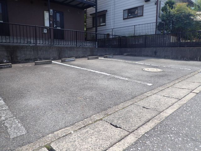 セジュール原の駐車場