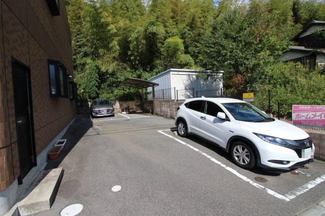 ルネッサ姫の駐車場