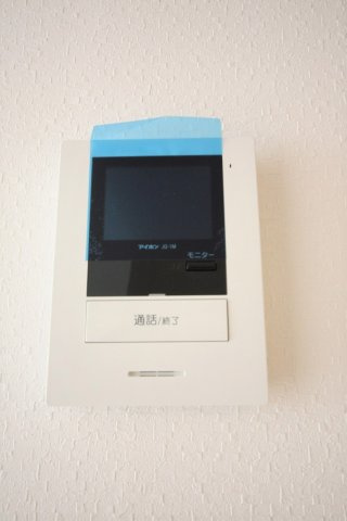 【セキュリティ】 | エクレール　ヨコハマ | エクレール・ヨコハマ　　　宅内にて来訪者を確認できる安心のＴＶモニターホン付き♪