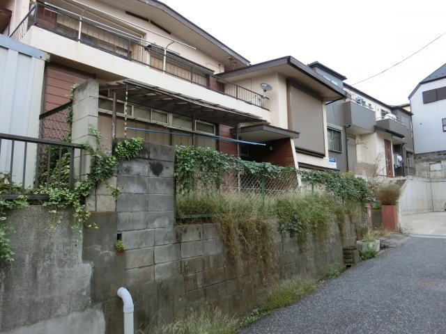 習志野市藤崎７丁目　売地　建築条件なし　更地渡しの前面道路含む現地写真