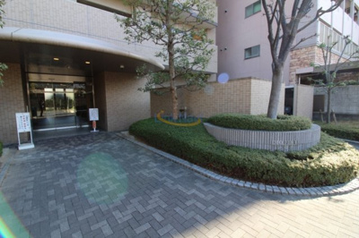 【エントランス】 | ディオフェルティ北梅田 | ■共働きや留守の多いご家族も安心の充実したセキュリティ
