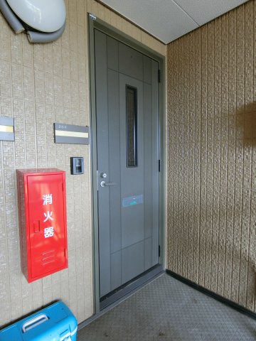 メイプルガーデン　B棟の玄関|イメージ204号室の写真（反転あり）