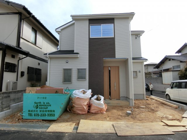 明石市魚住町長坂寺　新築戸建の外観|堂々とした外観です