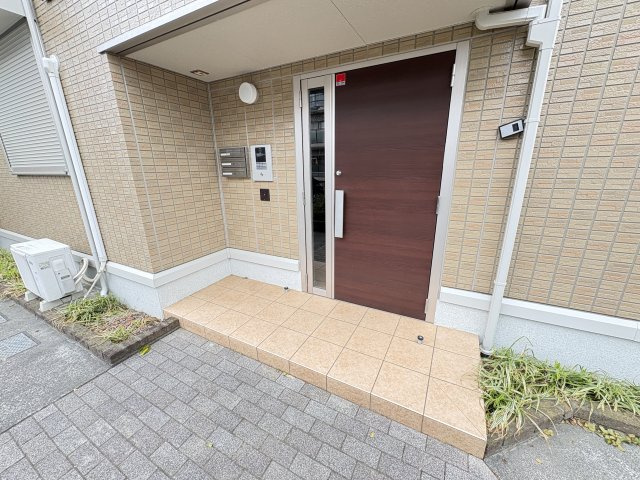 グリーンパレス宮沢のエントランス