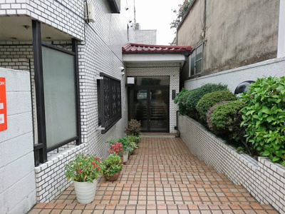 【エントランス】 | どっしりかまえて