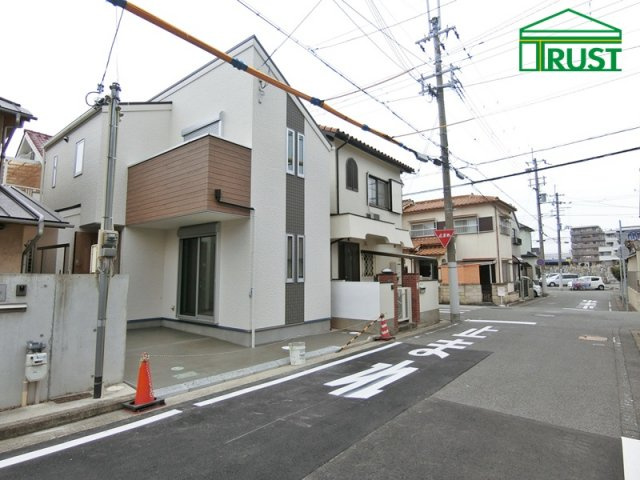明石市西明石北町2丁目 新築戸建の前面道路含む現地写真