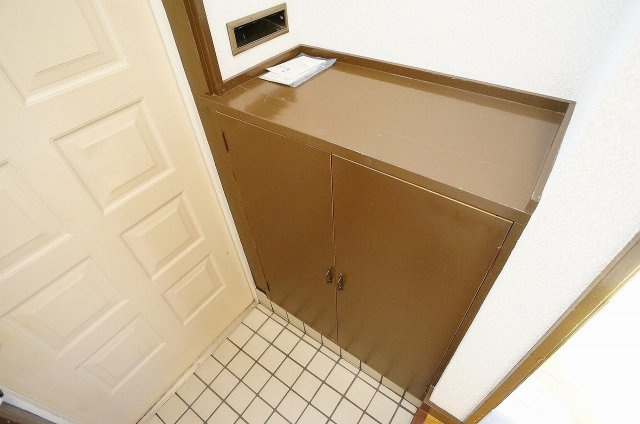 【玄関】 | ホワイトハウスVI・Ⅶ