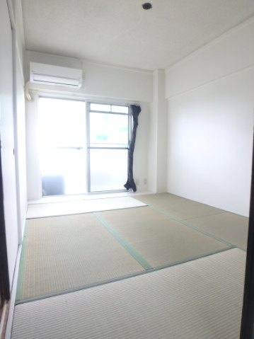 ビレッジハウス境港第二1号棟の居間・リビング