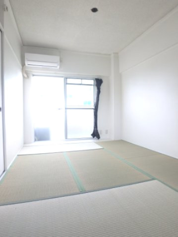 ビレッジハウス境港第二1号棟の居間・リビング