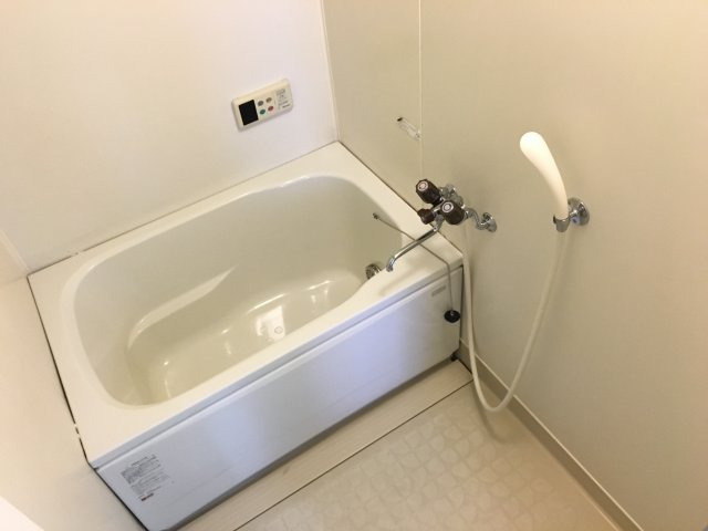 リバーサイド清川の浴室
