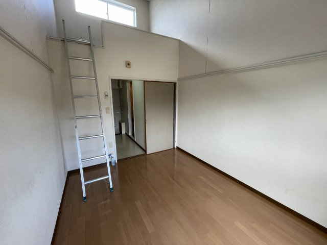 コーポラヴィアンローズの洋室