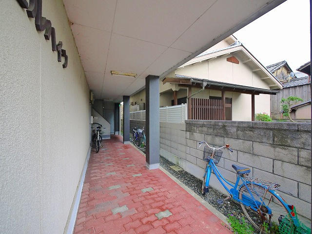 エクセルハイツのエントランス