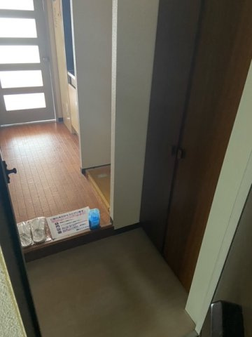 ヴェルビュ桜町の玄関