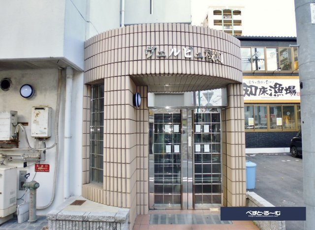 ヴェルビュ桜町のエントランス|キレイなマンション入り口